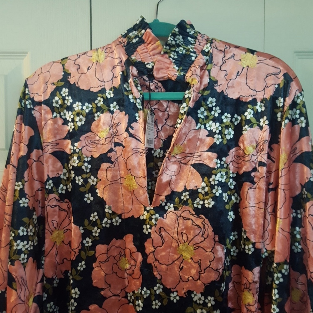 Dress - Picture 2 of 6
